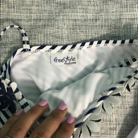 Baby girls swimsuit - Picture 5 of 7